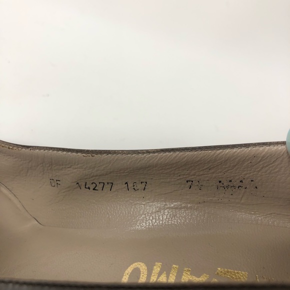 Salvatore Ferragamo Leather Pumps Size 7.5 AAAA - Picture 8 of 8